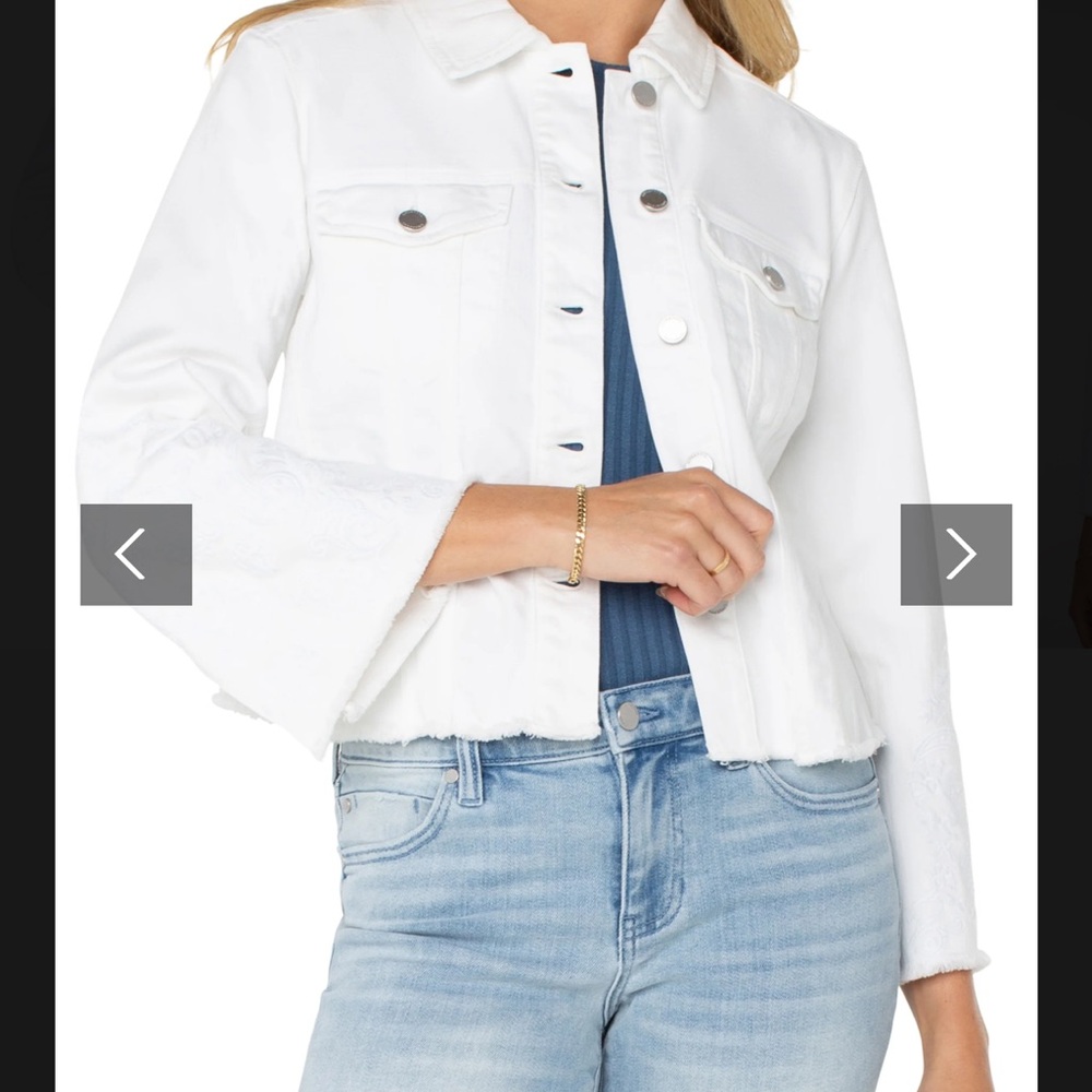 White Jean Jacket with Classic Denim Style